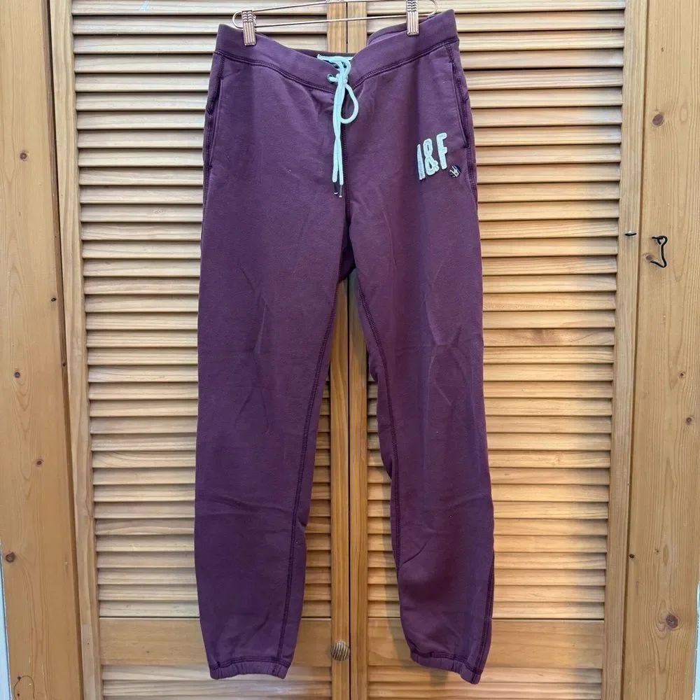 NWT Abercrombie & Fitch Burgundy Joggers size medium